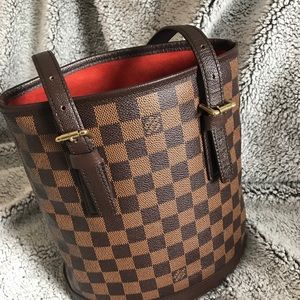 Authentic Louis Vuitton Damier Marais Bucket Bag-